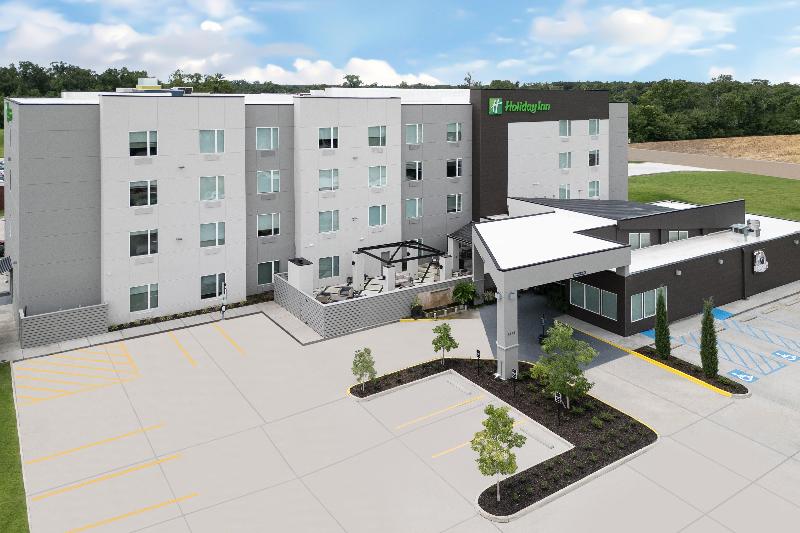 Holiday Inn Gonzales by IHG image