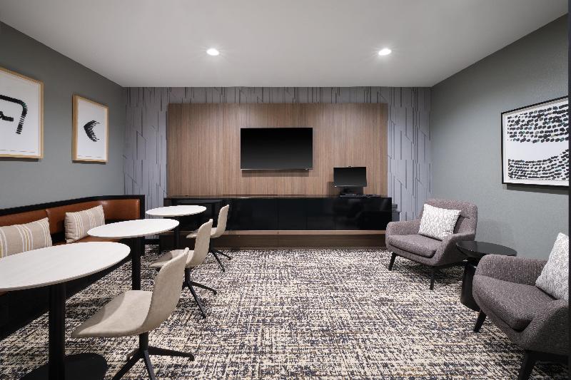 Holiday Inn Gonzales by IHG image