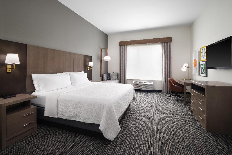 Holiday Inn Gonzales by IHG image
