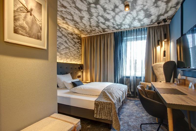 Boutique 125 Hamburg Airport, Trademark Collection image