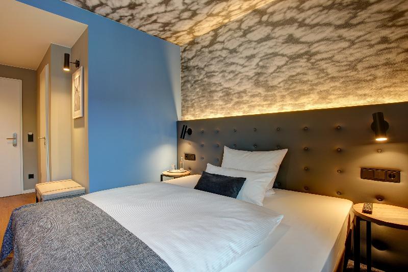 Boutique 125 Hamburg Airport, Trademark Collection image