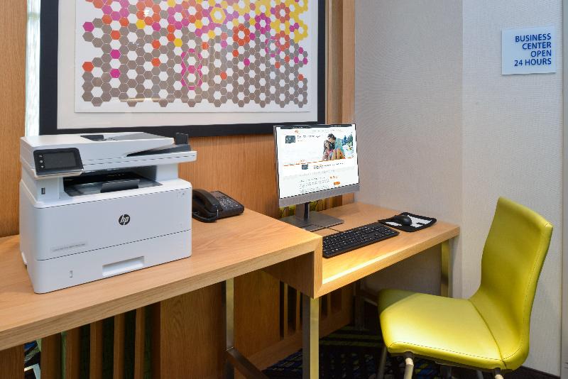 Holiday Inn Express & Suites Ottumwa By IHG image