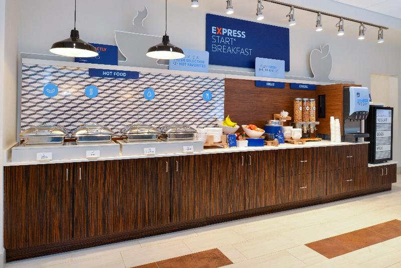 Holiday Inn Express & Suites Ottumwa By IHG image