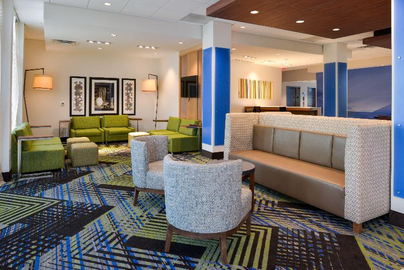 Holiday Inn Express & Suites Ottumwa By IHG image