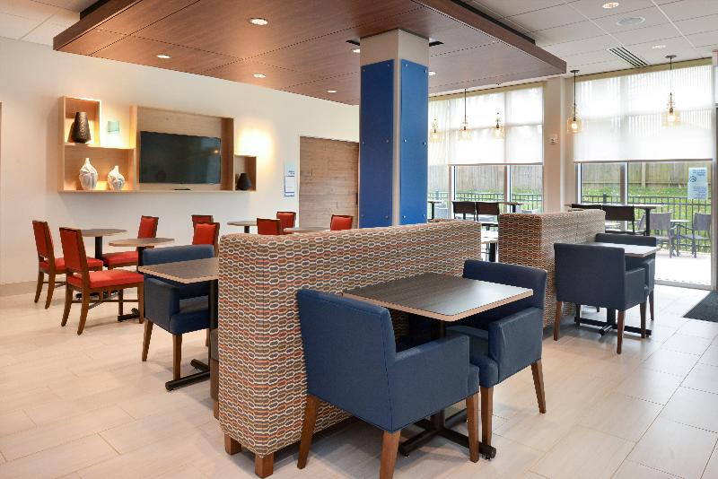 Holiday Inn Express & Suites Ottumwa By IHG image