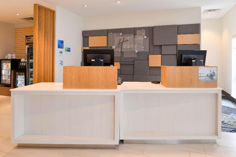 Holiday Inn Express & Suites Ottumwa By IHG image
