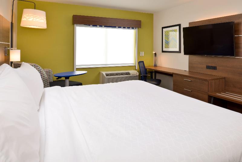 Holiday Inn Express & Suites Ottumwa By IHG image