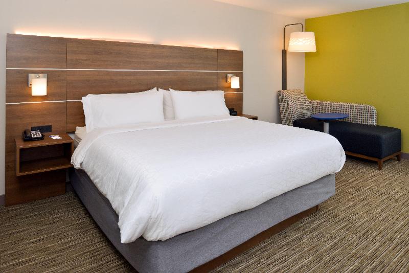 Holiday Inn Express & Suites Ottumwa By IHG image