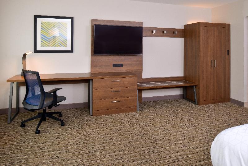 Holiday Inn Express & Suites Ottumwa By IHG image