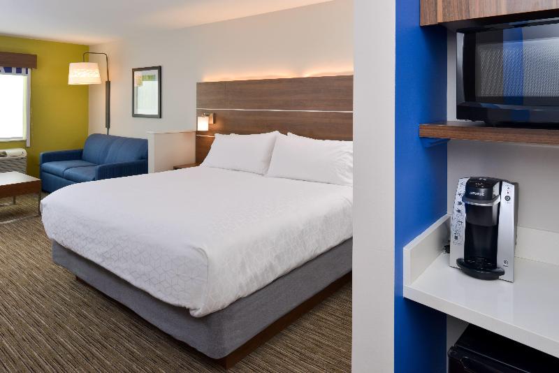 Holiday Inn Express & Suites Ottumwa By IHG image