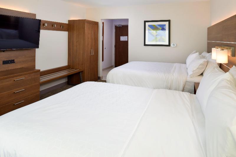 Holiday Inn Express & Suites Ottumwa By IHG image