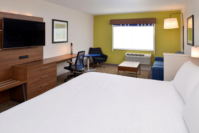 Holiday Inn Express & Suites Ottumwa By IHG image