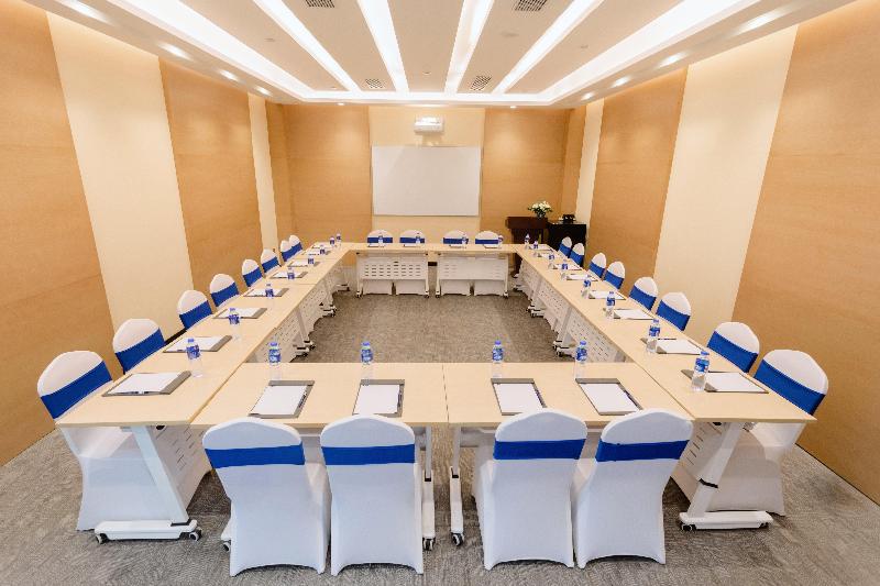 Holiday Inn Express Tianshui City Center image