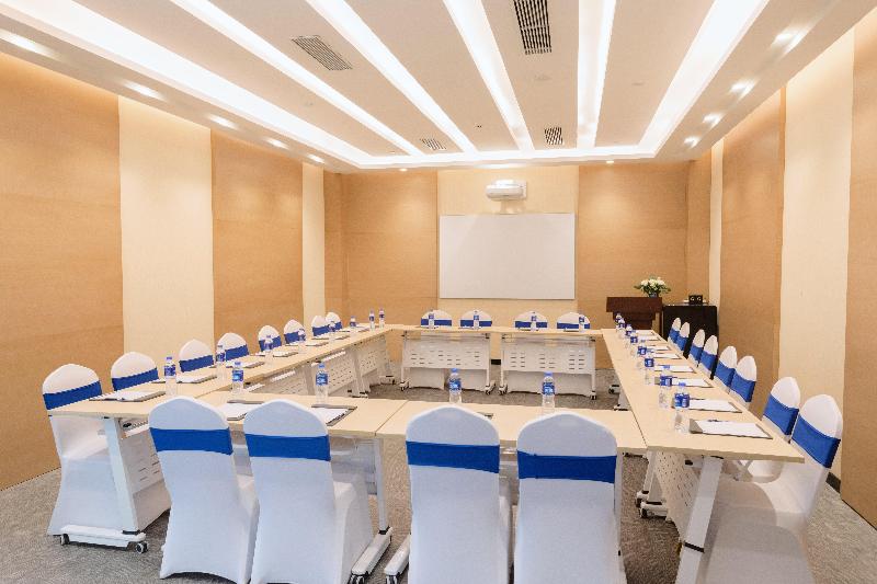 Holiday Inn Express Tianshui City Center image