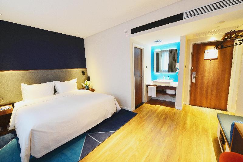 Holiday Inn Express Tianshui City Center image