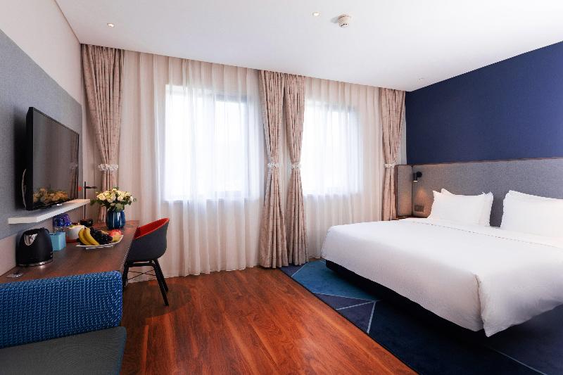 Holiday Inn Express Tianshui City Center image
