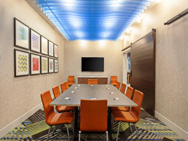 Holiday Inn Express & Suites Moses Lake image