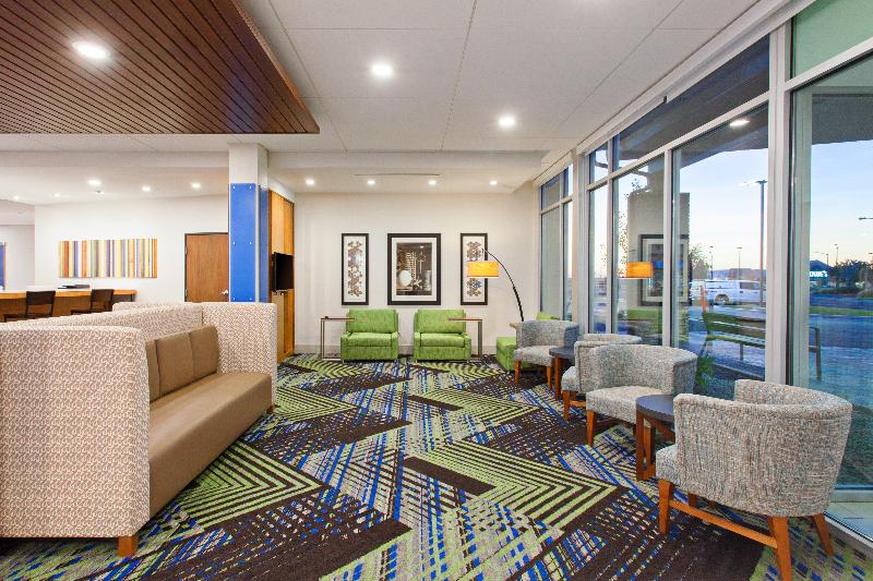 Holiday Inn Express & Suites Moses Lake image