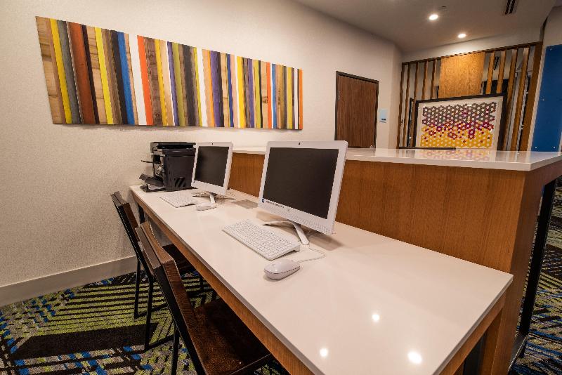 Holiday Inn Express & Suites Moses Lake image