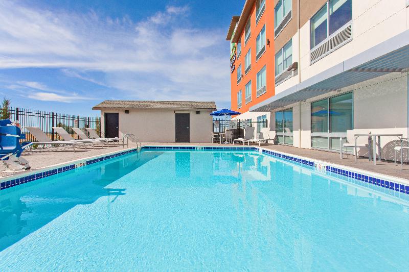 Holiday Inn Express & Suites Moses Lake image