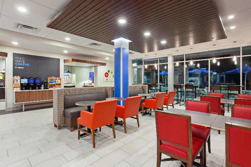 Holiday Inn Express & Suites Moses Lake image