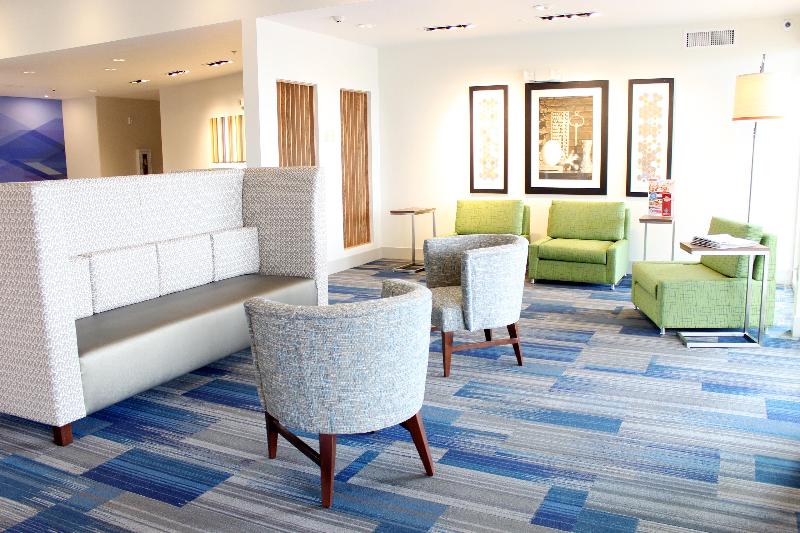 Holiday Inn Express & Suites Moses Lake image
