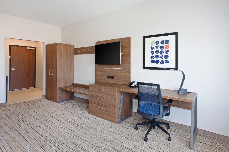 Holiday Inn Express & Suites Moses Lake image
