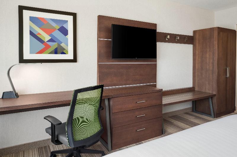 Holiday Inn Express & Suites Moses Lake image