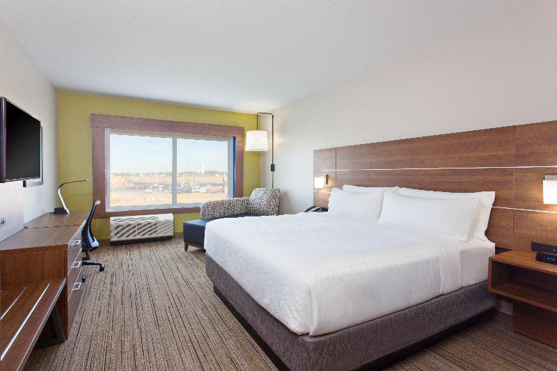 Holiday Inn Express & Suites Moses Lake image