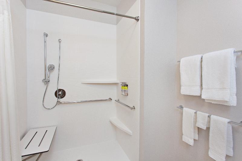 Holiday Inn Express & Suites Moses Lake image