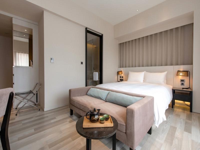 New Riverview Suites image