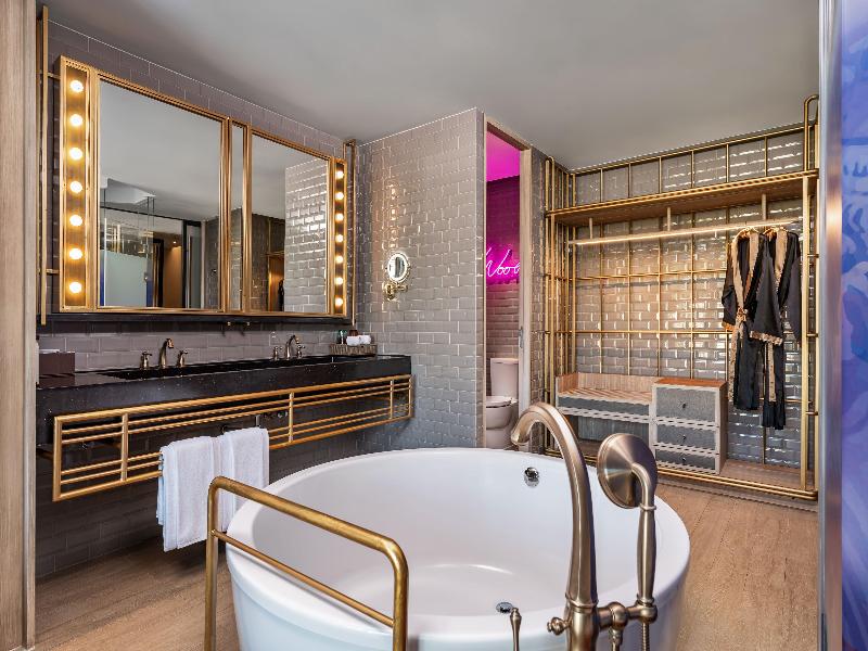 Hotel Indigo Phuket Patong image