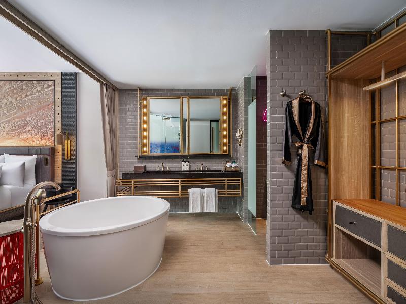 Hotel Indigo Phuket Patong image