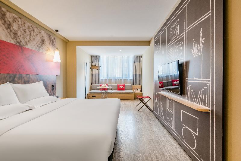 Ibis Hotel (Luoyang Government Bao Long Plaza) image