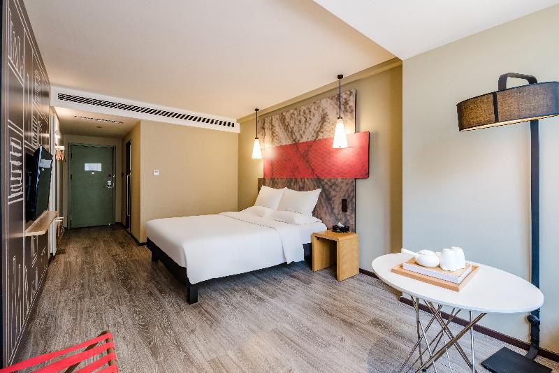 Ibis Hotel (Luoyang Government Bao Long Plaza) image