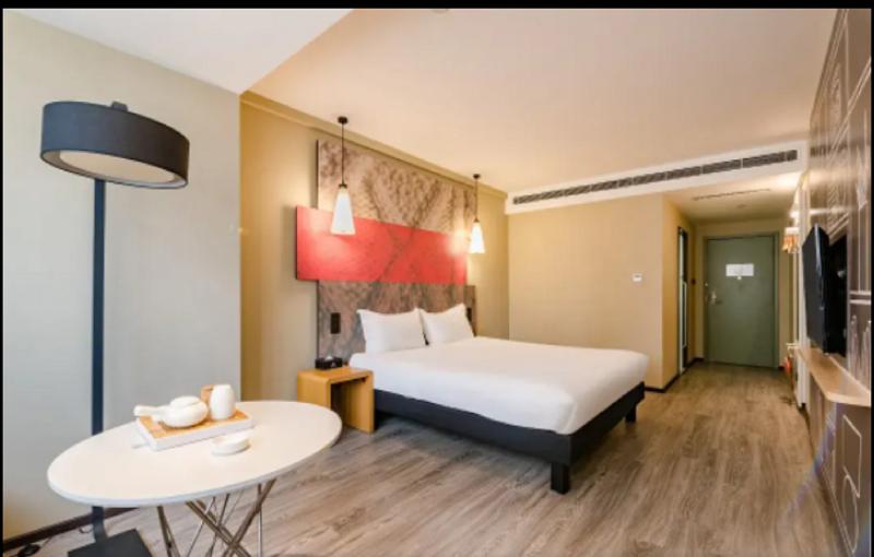 Ibis Luoyang Baolong Square Hotel 5