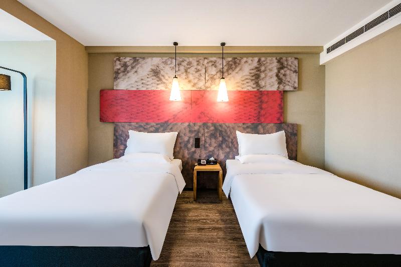 Ibis Hotel (Luoyang Government Bao Long Plaza) image