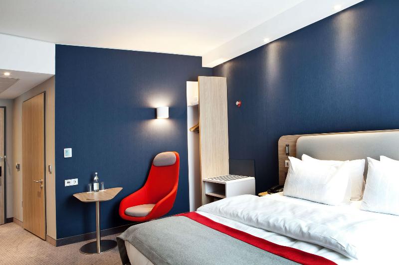Holiday Inn Express Frankfurt Airport - Raunheim image