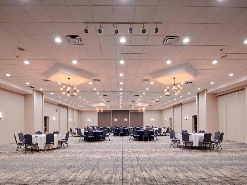 Four Points By Sheraton Cleveland-Eastlake image