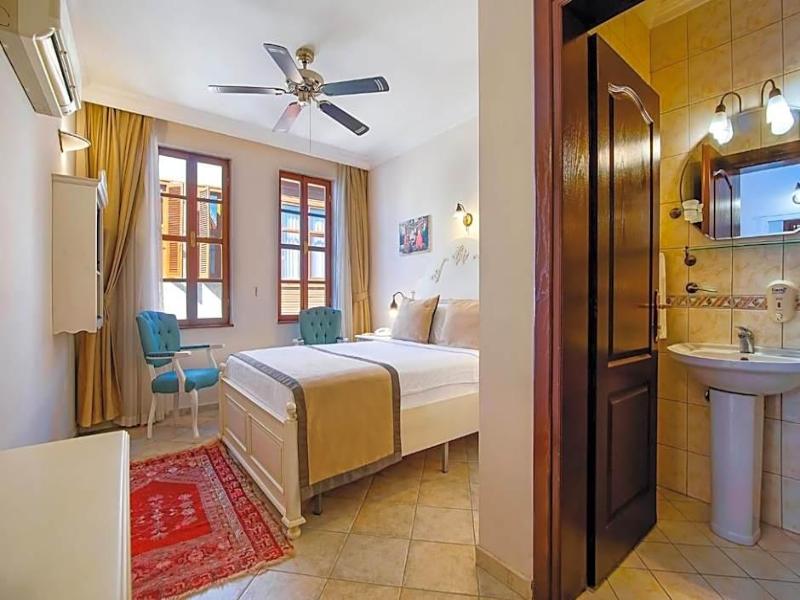 La Paloma Hotel image