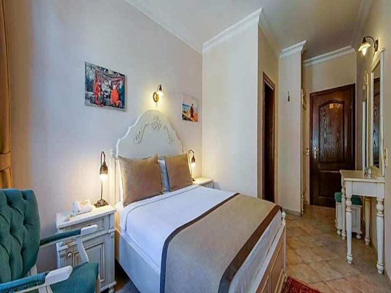 La Paloma Hotel image