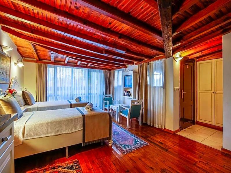 La Paloma Hotel image