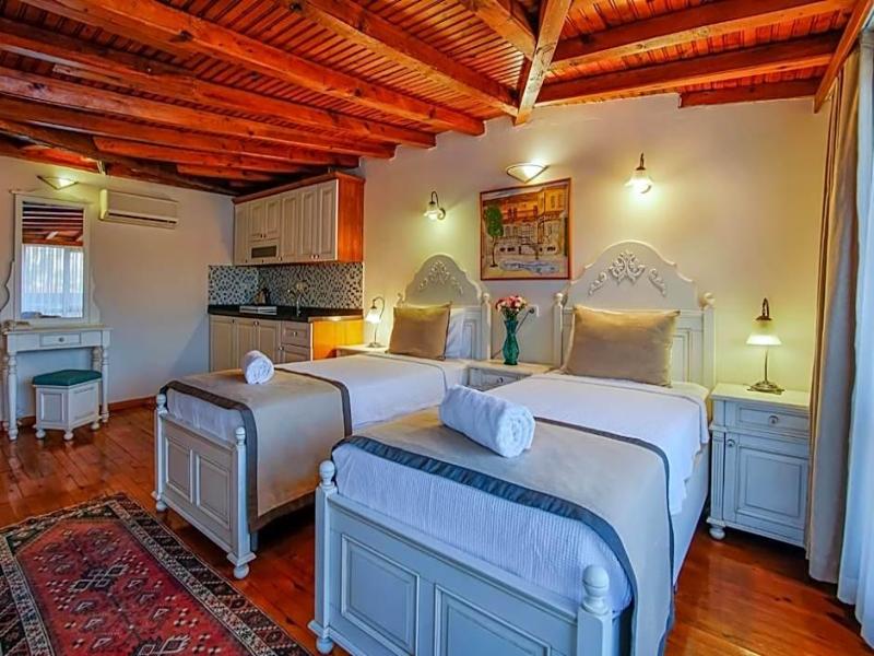 La Paloma Hotel image