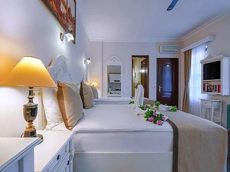 La Paloma Hotel image