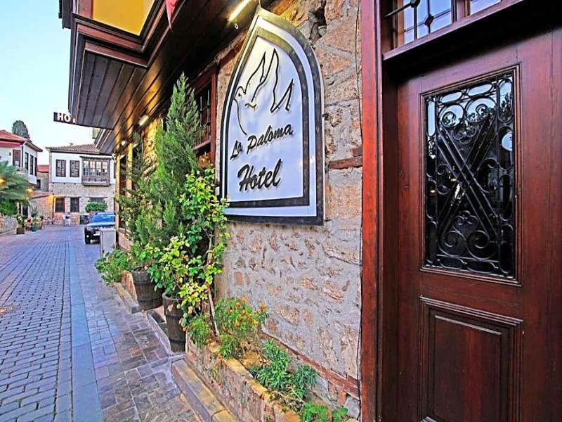 La Paloma Hotel image