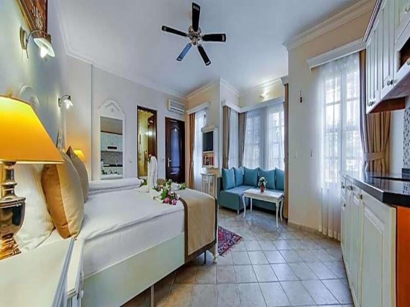 La Paloma Hotel image
