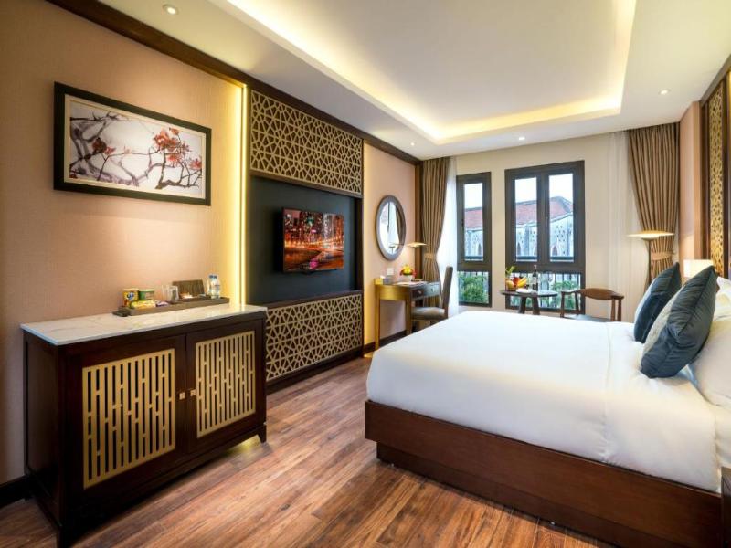 Conifer Grand Hotel image