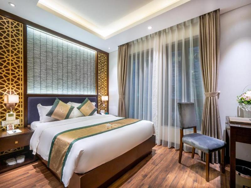 Conifer Grand Hotel image