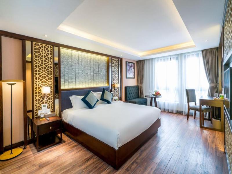 Conifer Grand Hotel image