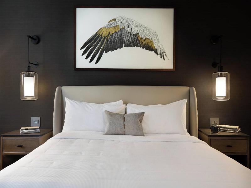 DOUBLE EXECUTIVE KING BED